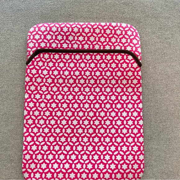 The Macbeth Collection Neoprene Color Reversible Soft Laptop Cover Case Bag - Picture 2 of 4